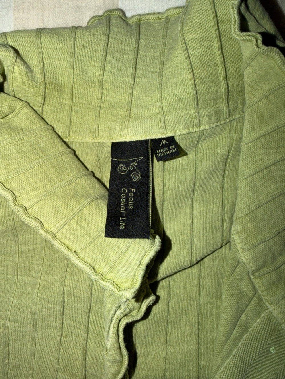 Light Green Ribbed Button-Up Cardigan - Picture 2 of 4